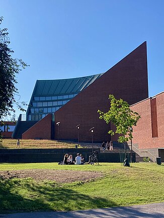 Aalto-University-Finnland-Main-Building